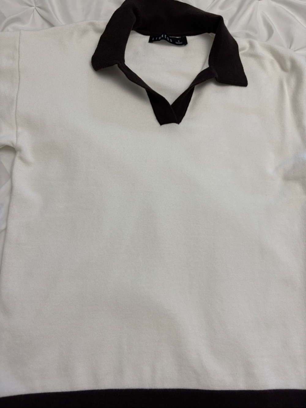 Lioness White Top with Dark Brown Collar - Picture 7 of 7